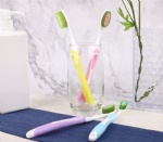 Cepillo de dientes de cerdas de té verde suave para adultos